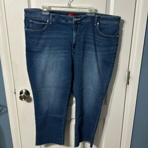 Jennifer Lopez 24W Capri Jeans